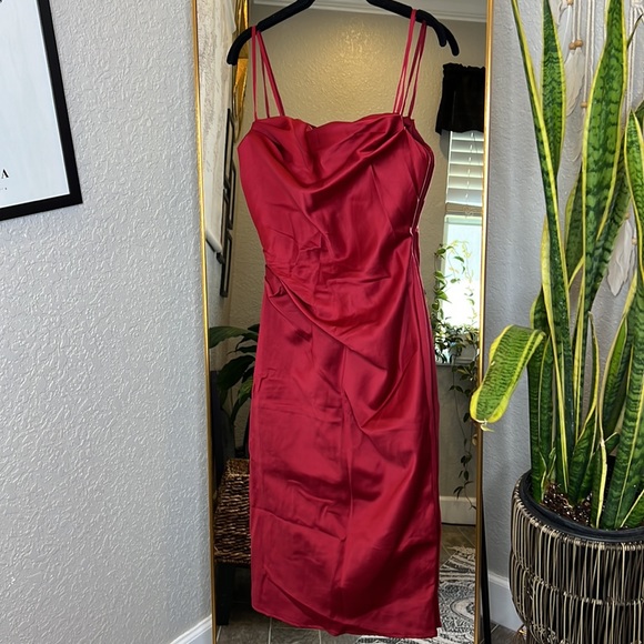 HOUSE OF CB 'Anja' Wine Satin Corset Midi Dress NWOT - Picture 8 of 10